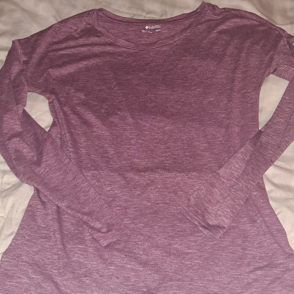 Columbia womens xs longsleeve purple shirt with open lower back